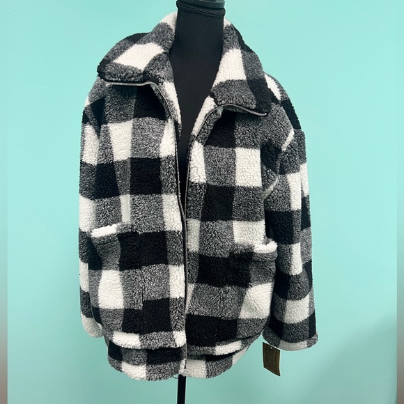 Steve Madden Jackets & Blazers - Steve Madden Black & White Buffalo Plaid Fleece Zip-Up Jacket size L.